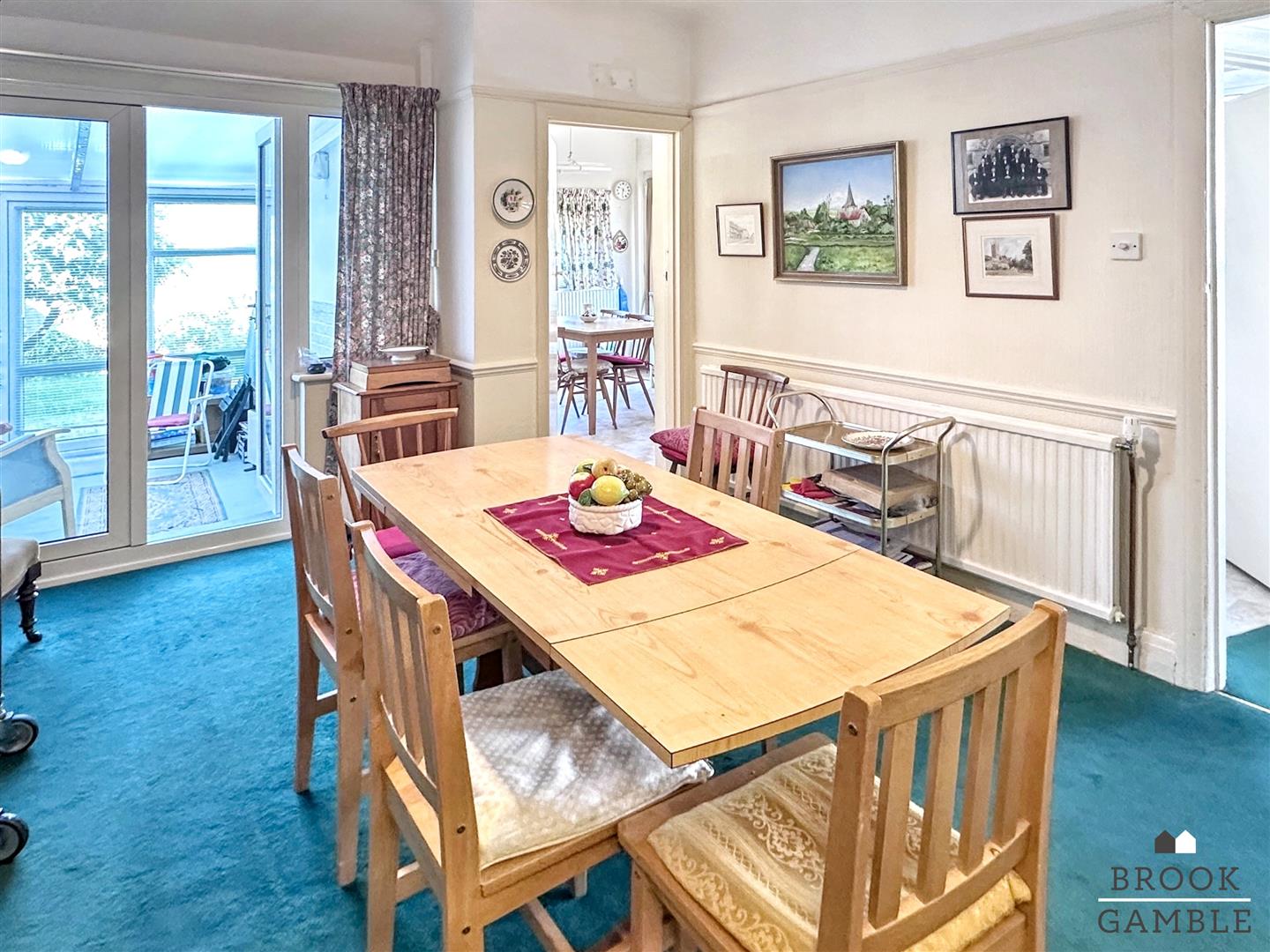 3 Bedroom House - Semi-Detached. Ocklynge Road in Eastbourne,  7